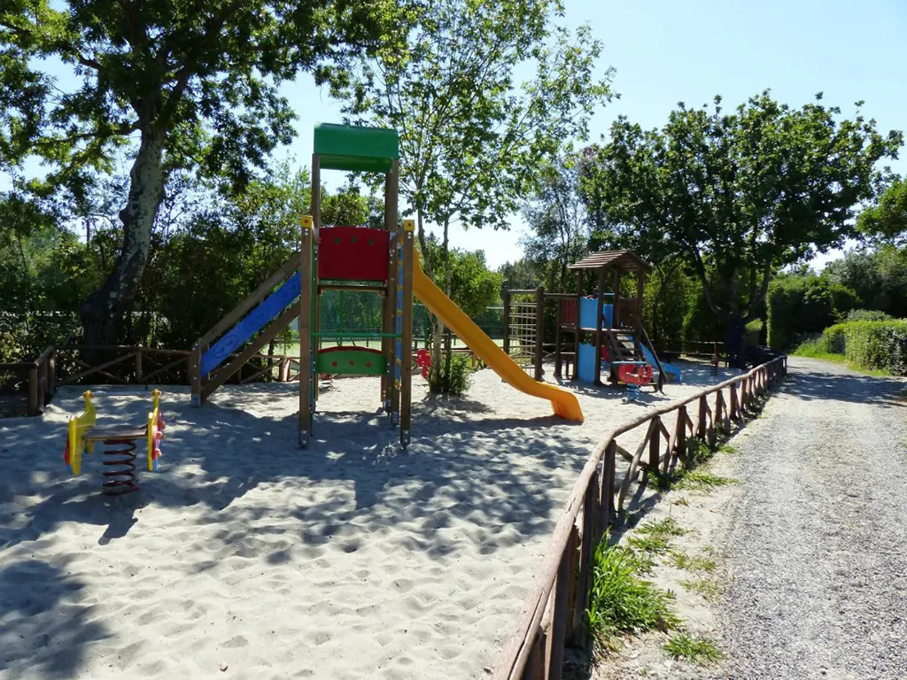 montescudaio-village-animations-fun-park