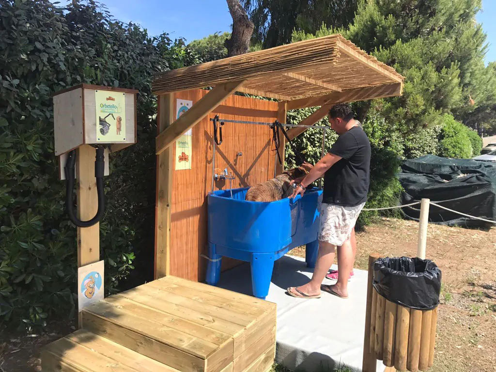 orbitello-family-camping-village-dogs-shower