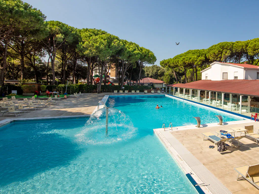 pool-high-view