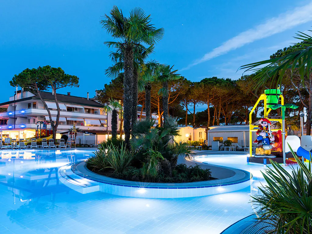 residence-village-pool-5