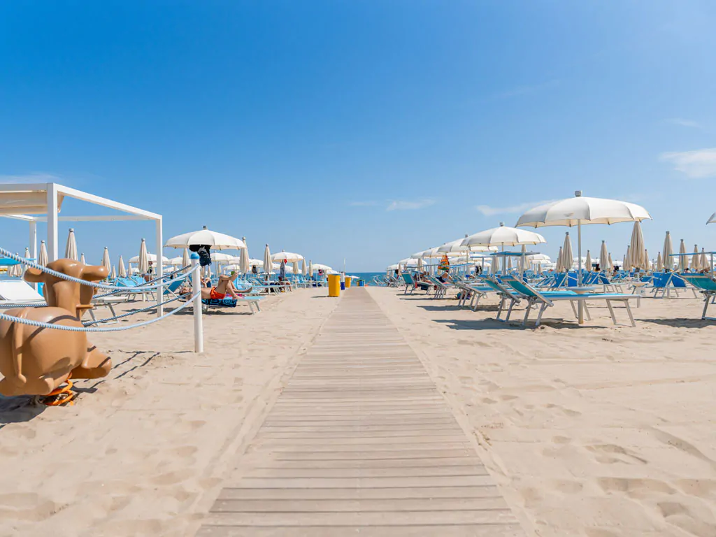 riccione-easy-camping-village-beach-sunbeds