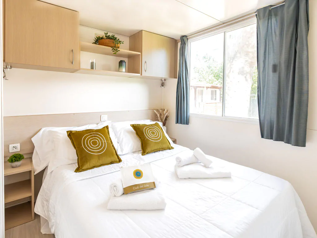 riccione-easy-camping-village-mobile-home-interior-bedroom