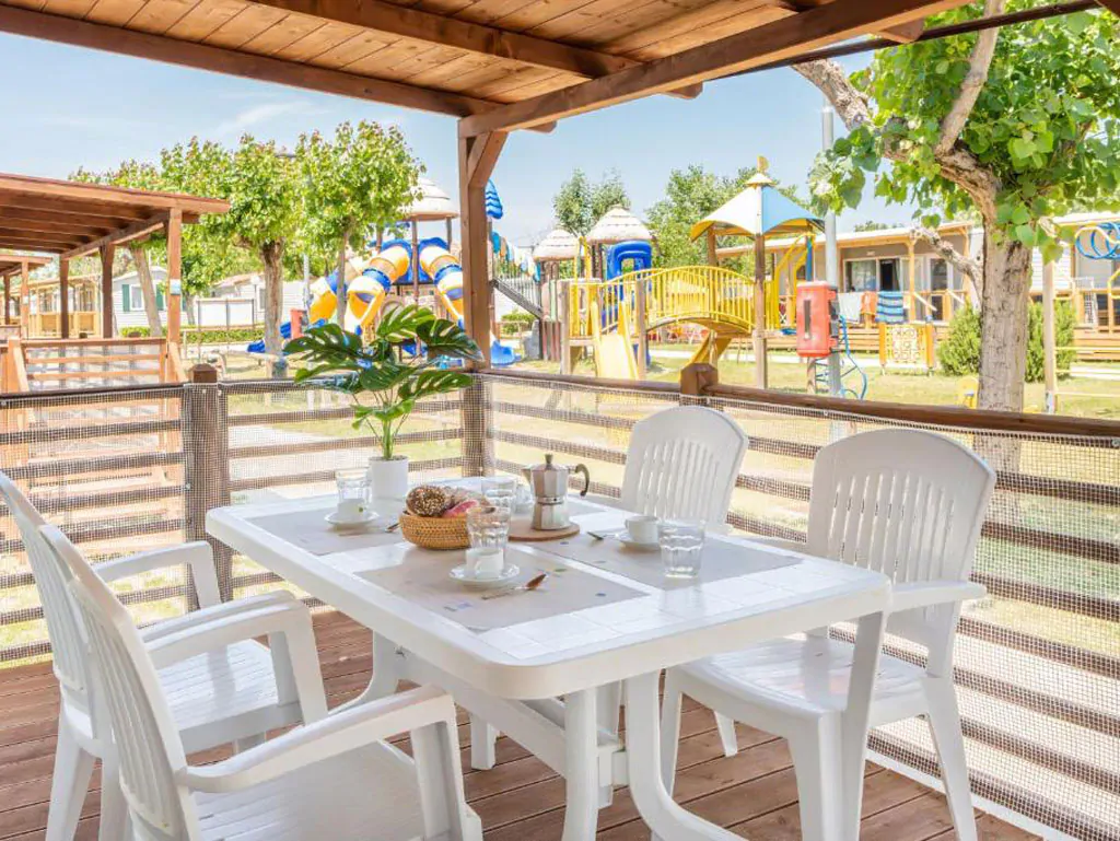 riccione-easy-camping-village-mobile-home-terrace