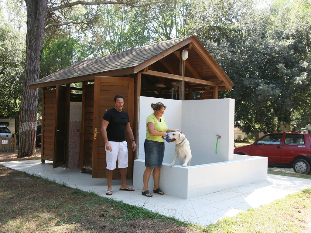 spina-family-camping-village-dog-park-bath-ii