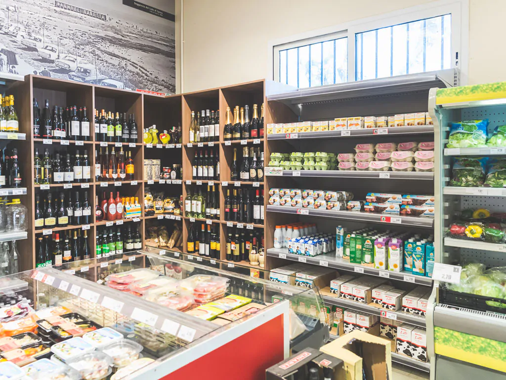 spina-family-camping-village-supermarket-ii