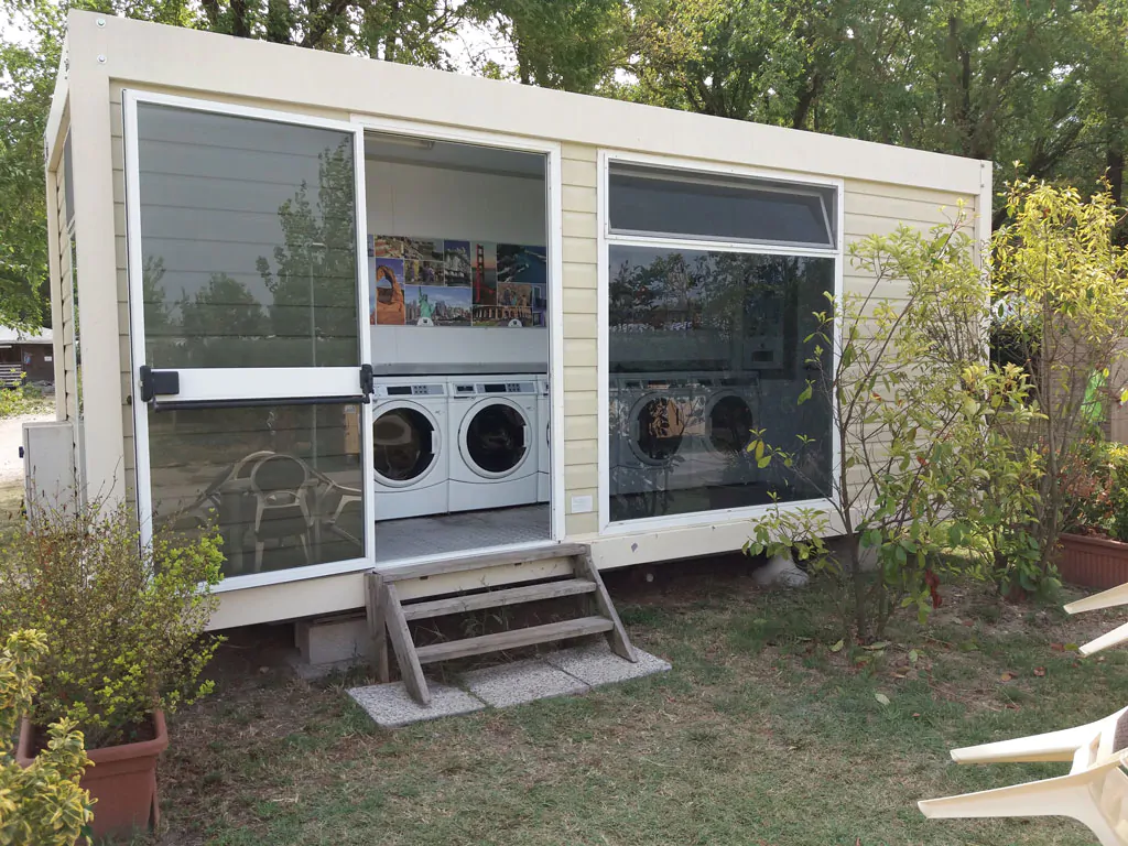 spina-family-camping-village-washing-machine