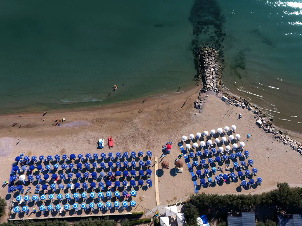 stork-family-camping-village-beach-overview
