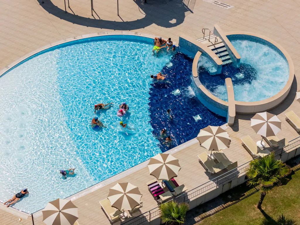 stork-family-collection-pool-air-view-hot-tab