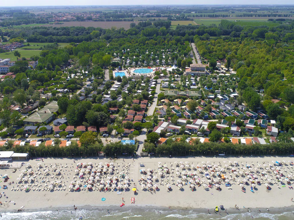 vigna-sul-mare-famiily-camping-village-beach-birds-eye-view