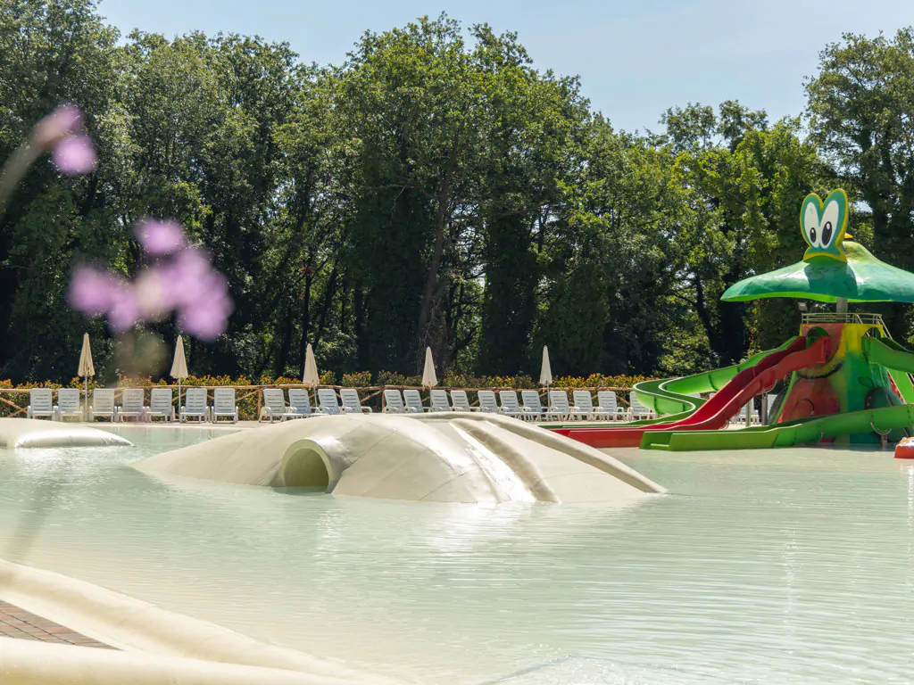 hu-i-pini-village-pool