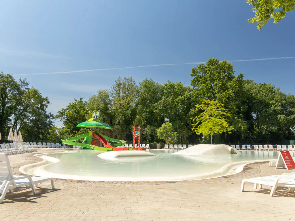 hu-i-pini-village-swimming-pool-kids-activities
