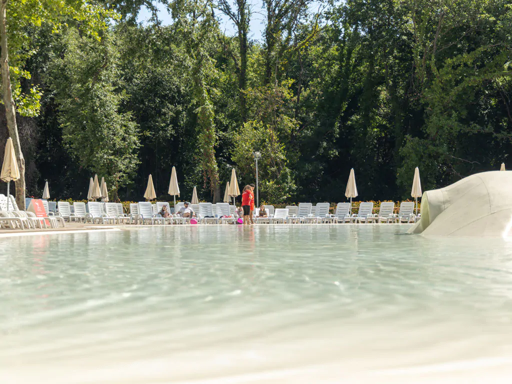 hu-i-pini-village-swimming-pool-view
