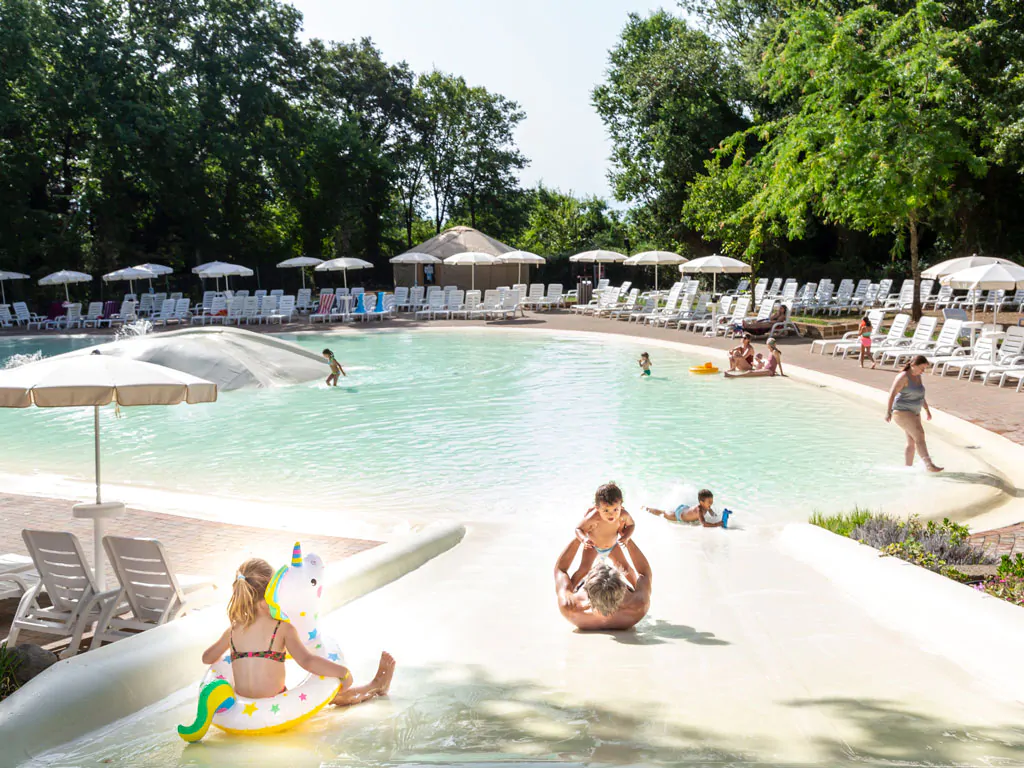 hu-i-pini-village-swimming-pool