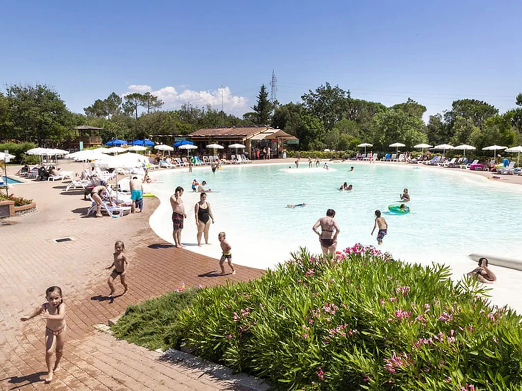 hu-montescudaio-village-pool-view