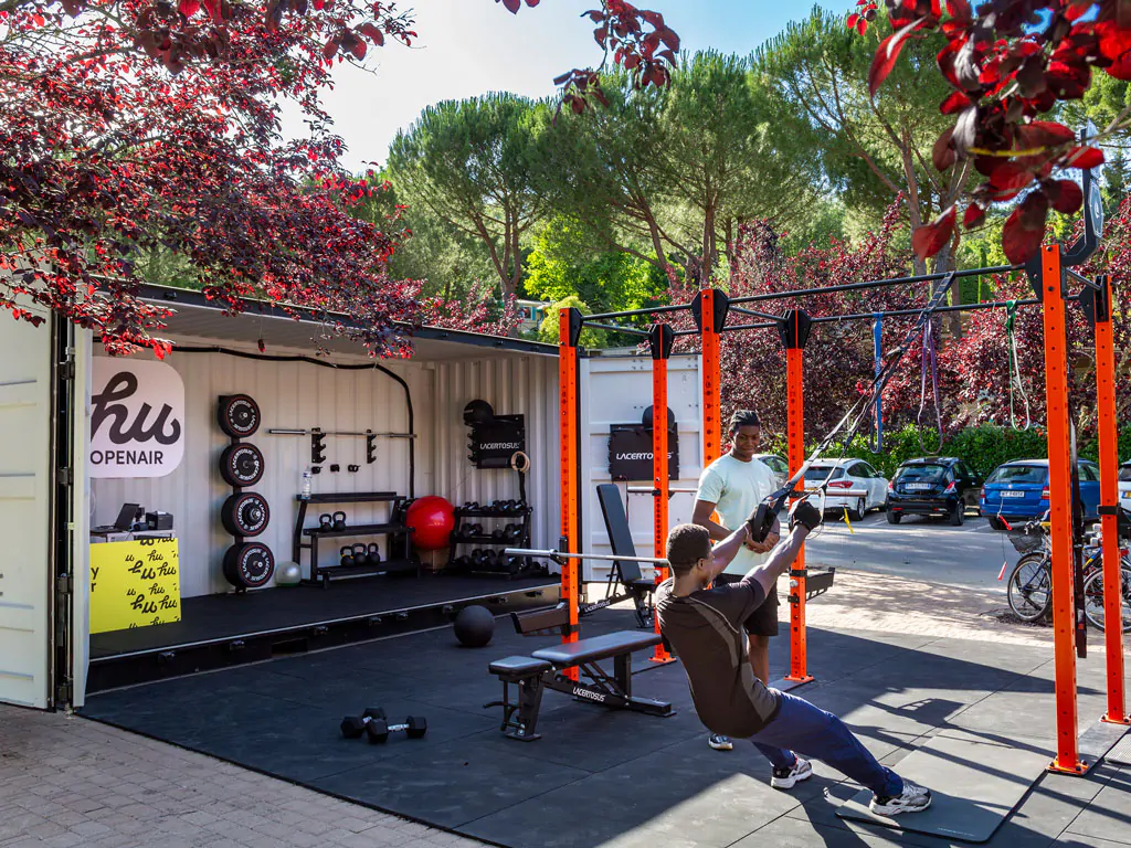 hu-norcenni-girasole-village-outside-gym