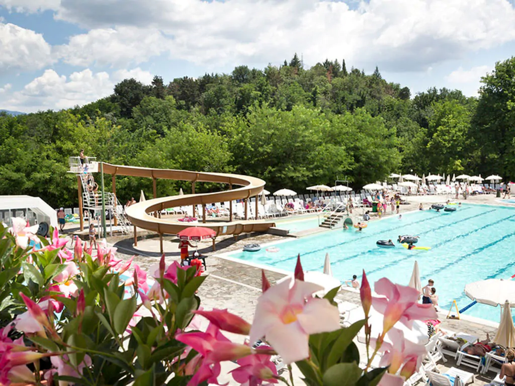 hu-norcenni-girasole-village-slide-pool