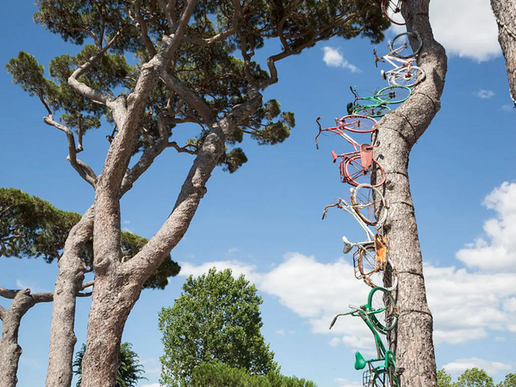 hu-park-albatros-village-bike-installation