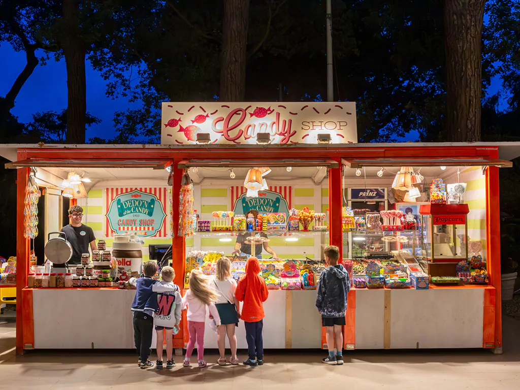 hu-park-albatros-village-candy-shop