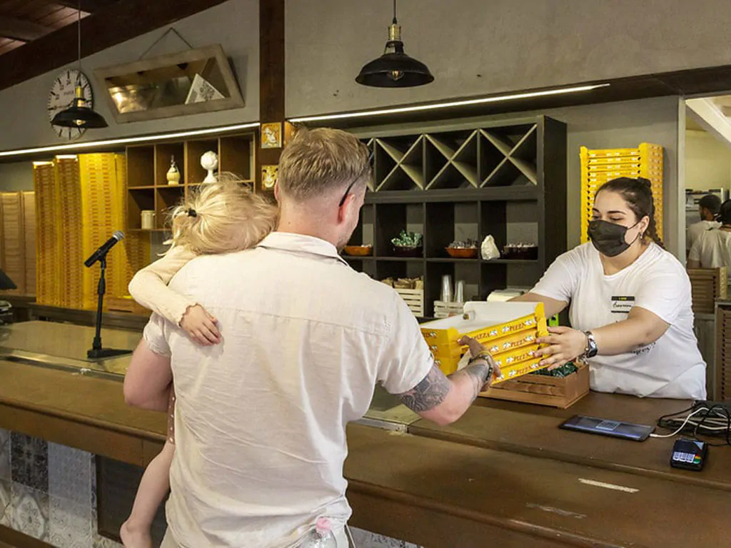 hu-park-albatros-village-food-take-away