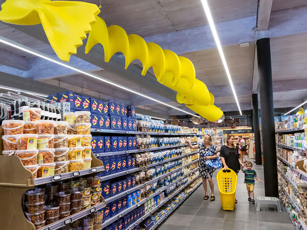 hu-park-albatros-village-supermarket-art-installation