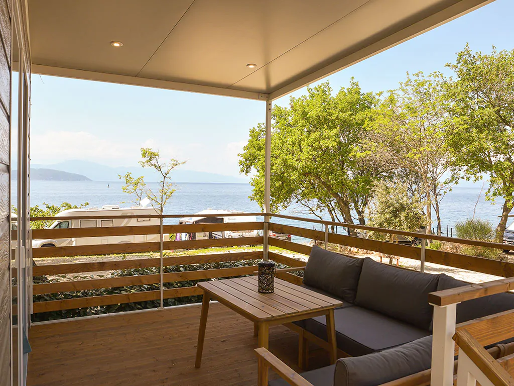 camping-glavotok-mobile-home-romantic-room-exterior-terrace-sea-view-2