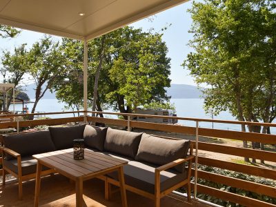 camping-glavotok-mobile-home-romantic-room-exterior-terrace-sea-view-ii