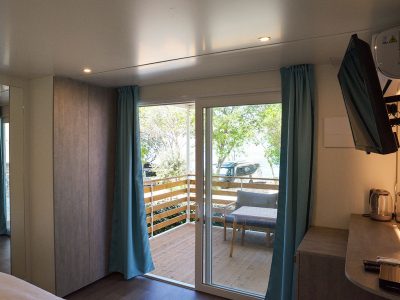 camping-glavotok-mobile-home-romantic-room-interior-bedroom-terrace-sea-view