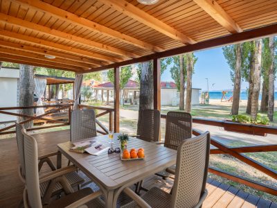 campsite-galeb-mobile-home-relax-2-row-exterier-terrace-i