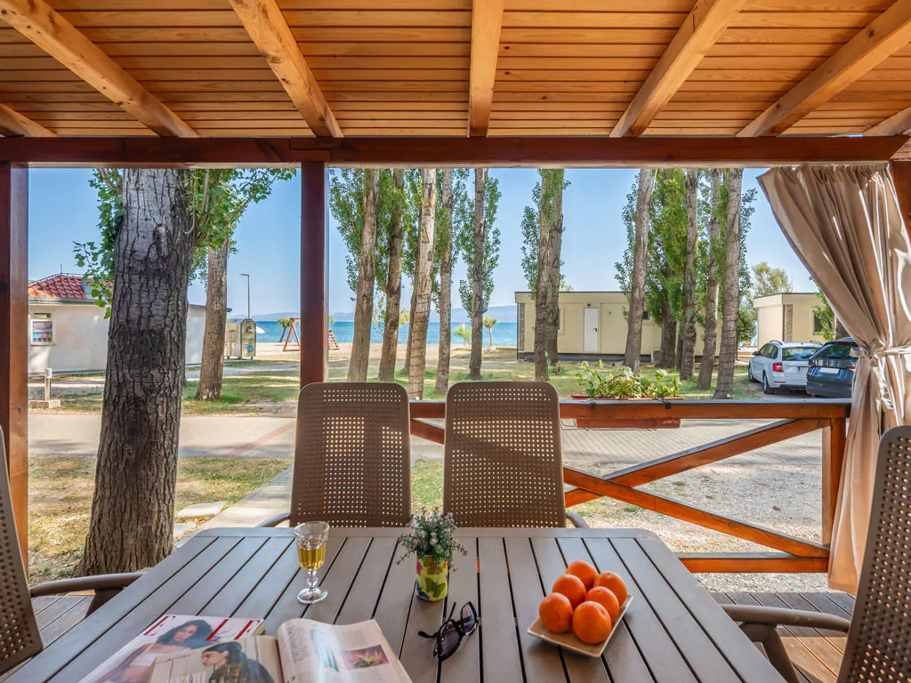 campsite-galeb-mobile-home-relax-2-row-exterier-terrace