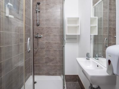 campsite-galeb-mobile-home-relax-b-interior-bathroom