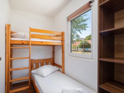 campsite-galeb-mobile-home-relax-b-interior-bedroom-i