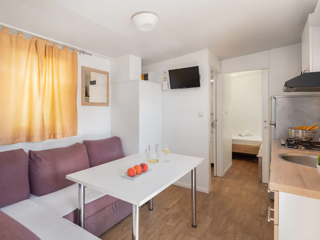 campsite-galeb-mobile-home-relax-nord-interior-kitchen-living-room