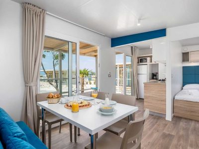 campsite-omisalj-deluxe-seaview-1-row-interior