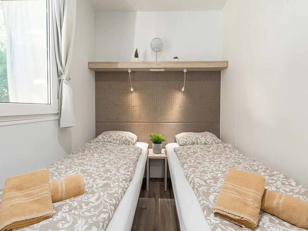 campsite-park-polidor-family-jacuzzy-bedroom-ii