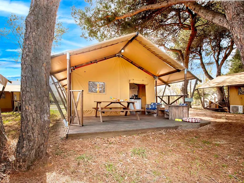 comfort-glamping-tent-exterior-ii