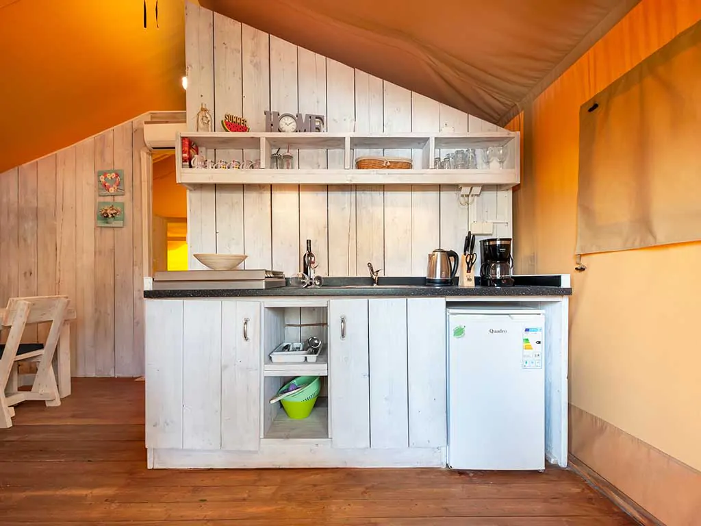 comfort-glamping-tent-interior-iii