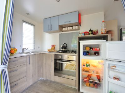 mobile-home-riviera-750-2-interior-kithcen-3