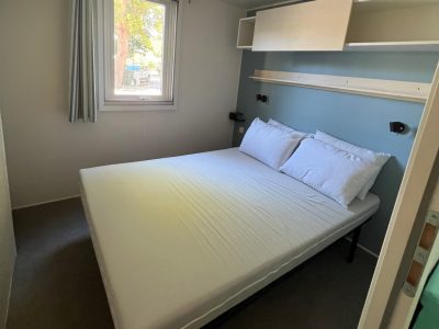 mobile-home-riviera-860-3-cd-interior-bedroom-i-2