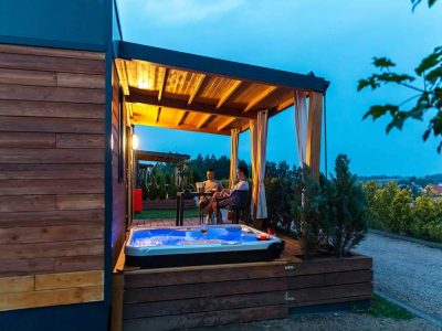 plitvice-holiday-resort-plitvice-jacuzzi-mobile-home-exterior