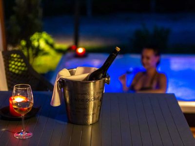 plitvice-holiday-resort-plitvice-jacuzzi-mobile-home-whirlpool