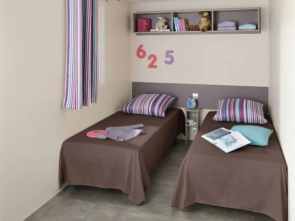 venue-holidays-bedroom
