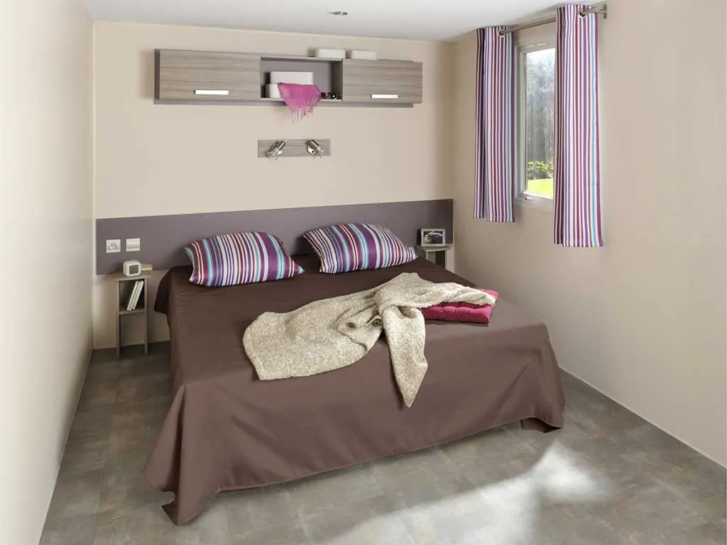 venue-holidays-double-bedroom