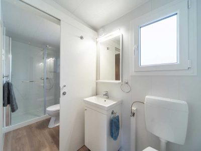 naturist-campsite-ulika-comfort-mobile-homes-bathroom