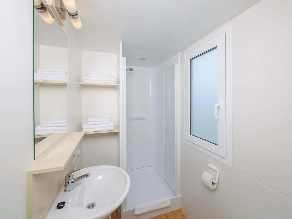 camping-park-umag-mobile-homes-classic-bathroom