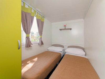 camping-park-umag-mobile-homes-classic-bedroom-2