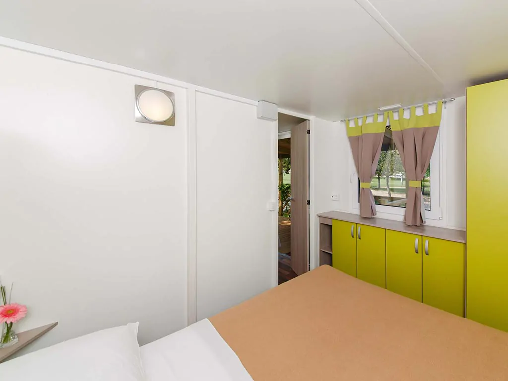 camping-park-umag-mobile-homes-classic-bedroom-3