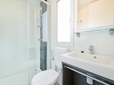 camping-park-umag-mobile-homes-family-bathroom