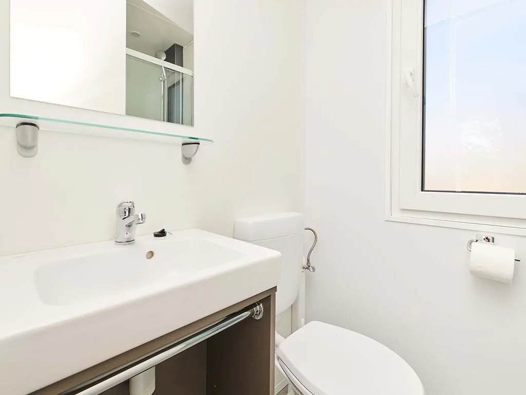 camping-park-umag-mobile-homes-premium-bathroom-3
