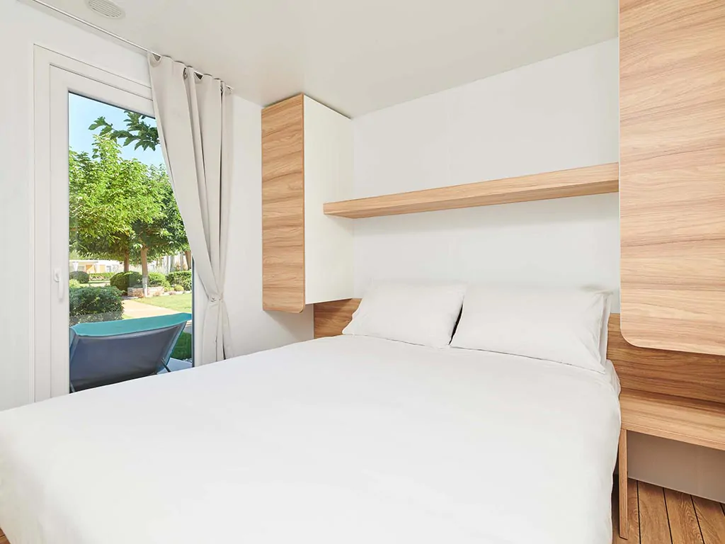 camping-park-umag-mobile-homes-premium-bedroom-2-2
