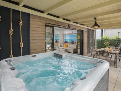 camping-santa-marina-luxury-marine-villa-exterior-jaquzzi-ii